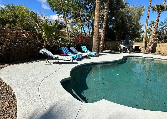 Spacious + Pool, Putting & Dream Backyard Holiday home Phoenix